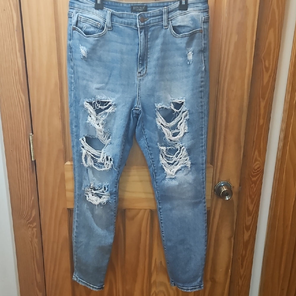 Judy Blue Light Blue Distressed Boyfriend Jeans